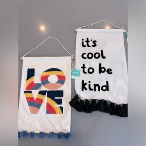 NWT Wall Hanging Set (2)